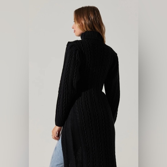ASTR the Label High Slit Cable Knit Sweater - Picture 5 of 6